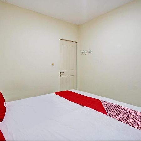 Oyo 93112 Garden Homestay 3 Merlion Surabaya Kültér fotó