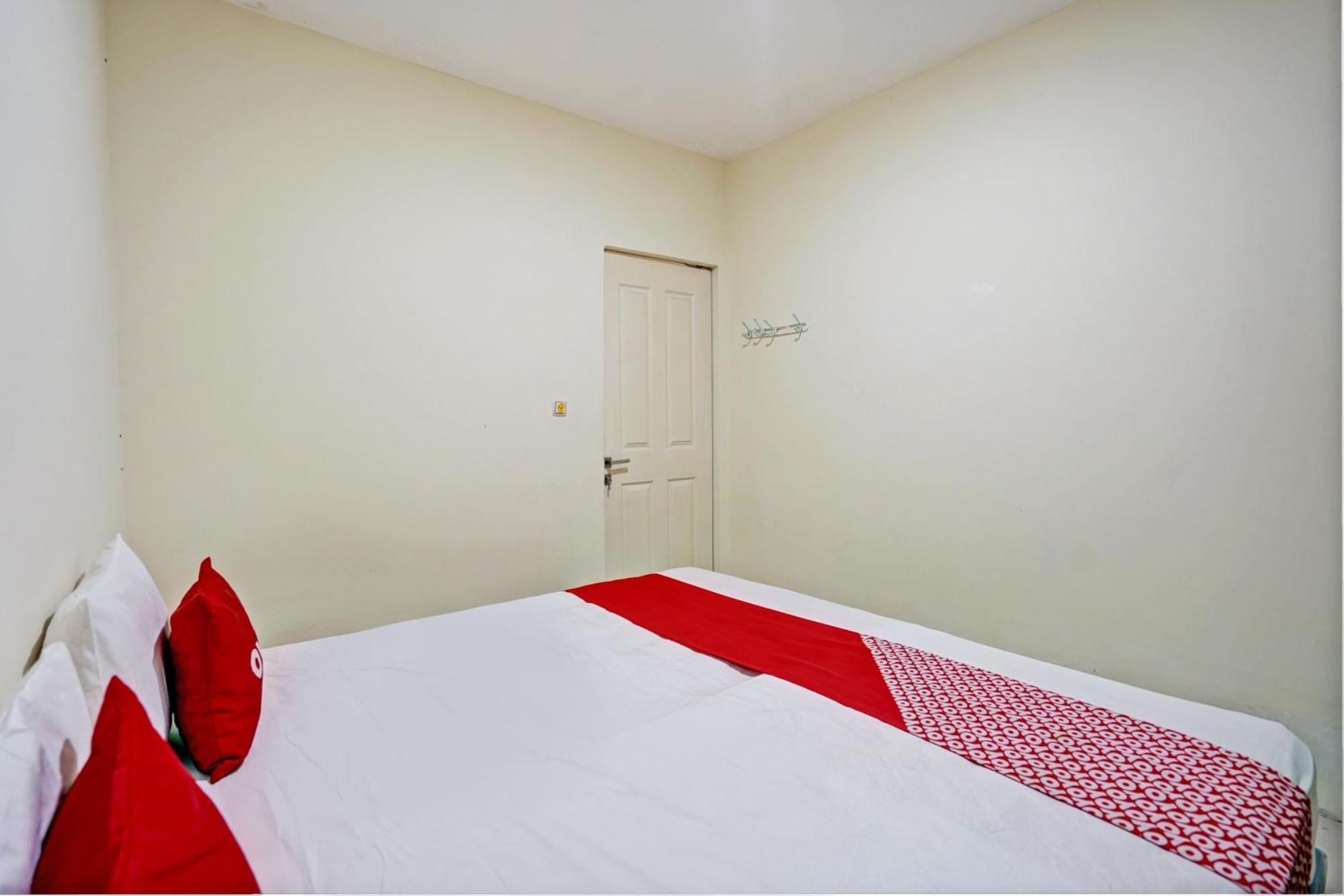 Oyo 93112 Garden Homestay 3 Merlion Surabaya Kültér fotó