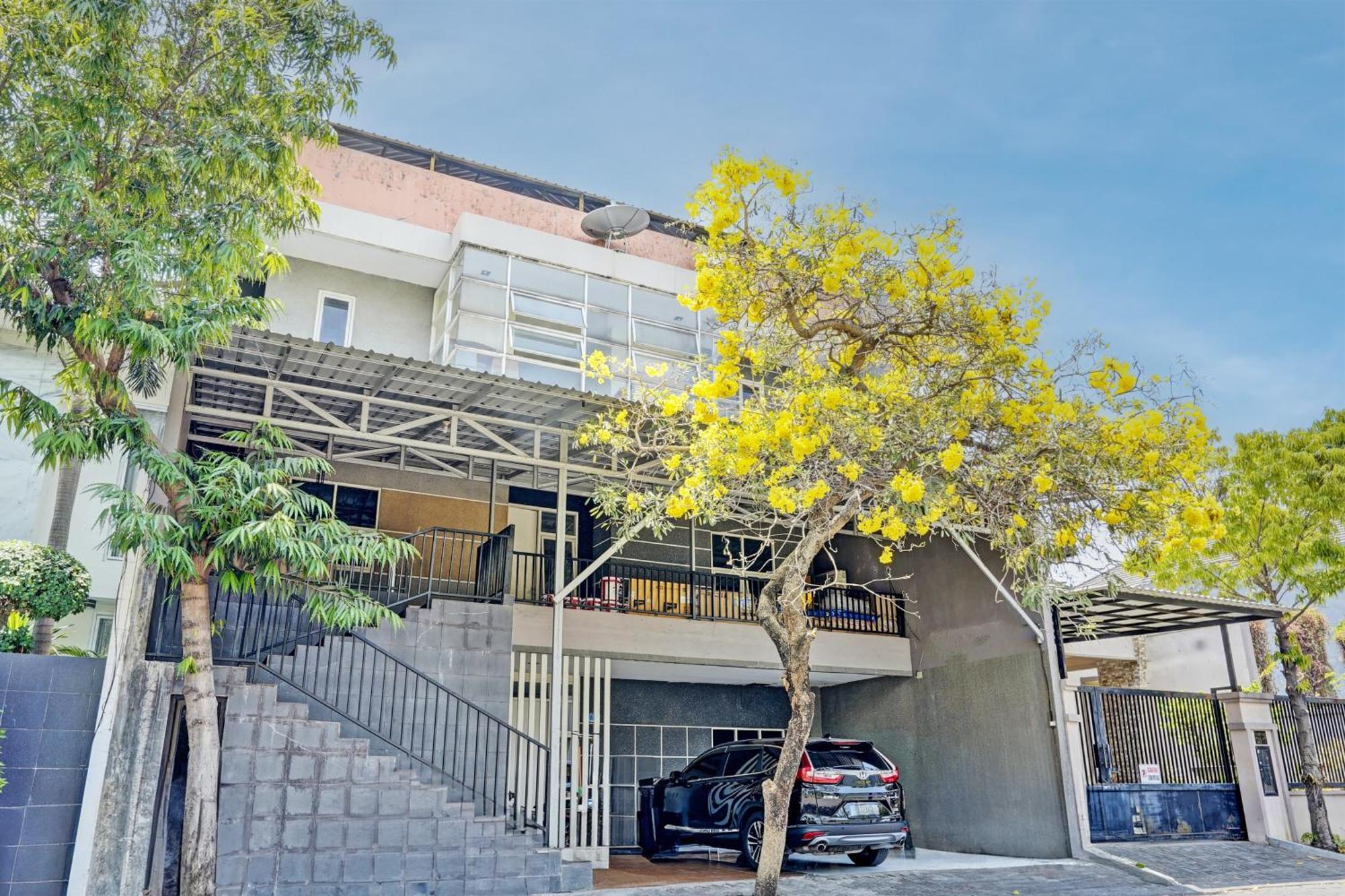 Oyo 93112 Garden Homestay 3 Merlion Surabaya Kültér fotó